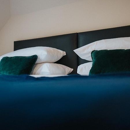 Albert - 5 Bedrooms Sleeps 11 Parking Wi-Fi Contractors Preston  Ngoại thất bức ảnh