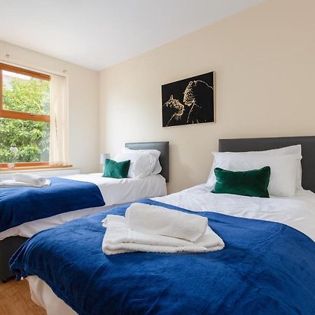 Albert - 5 Bedrooms Sleeps 11 Parking Wi-Fi Contractors Preston  Ngoại thất bức ảnh