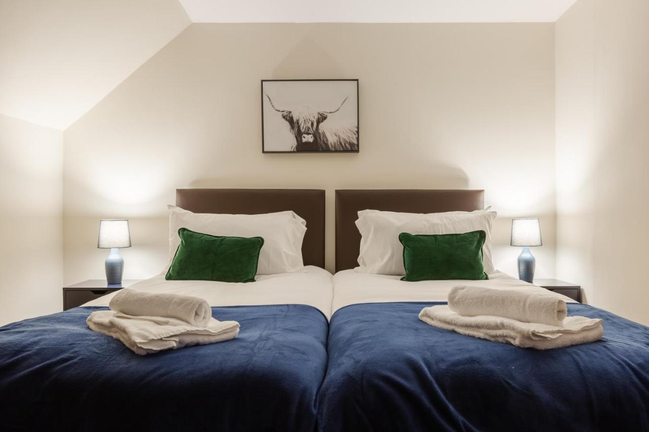 Albert - 5 Bedrooms Sleeps 11 Parking Wi-Fi Contractors Preston  Ngoại thất bức ảnh