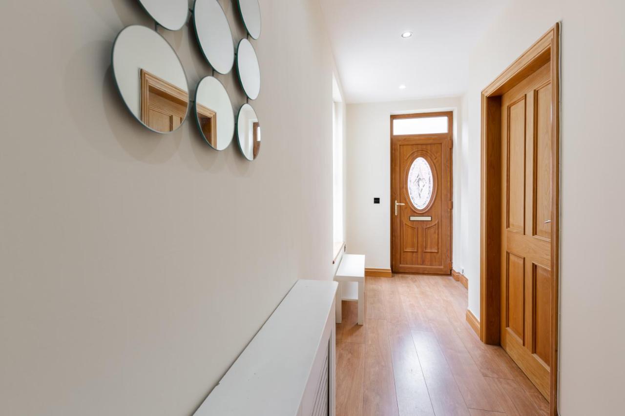 Albert - 5 Bedrooms Sleeps 11 Parking Wi-Fi Contractors Preston  Ngoại thất bức ảnh