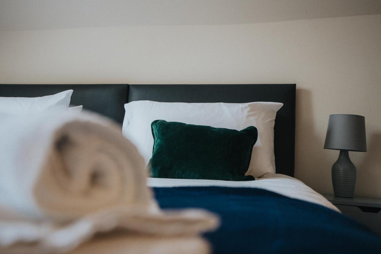 Albert - 5 Bedrooms Sleeps 11 Parking Wi-Fi Contractors Preston  Ngoại thất bức ảnh